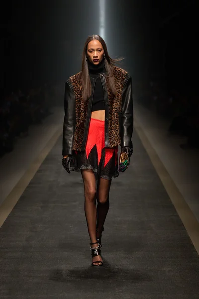 Look 48